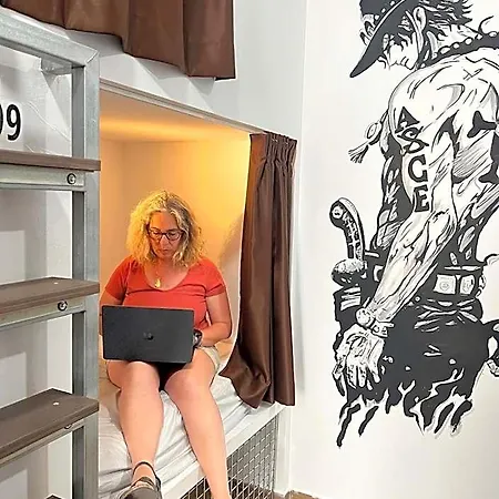 אכסניה & Arts ולנסיה