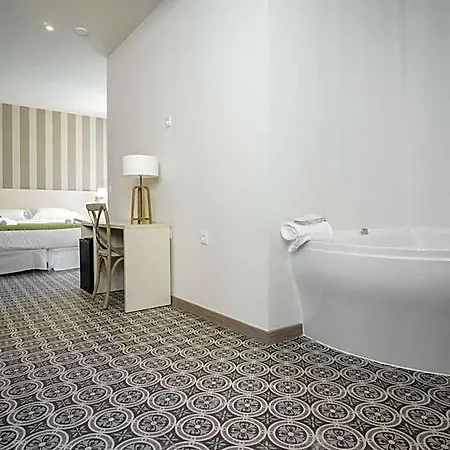 San Lorenzo Boutique Plaza 3*