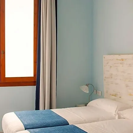Ad Hoc Carmen Hotel