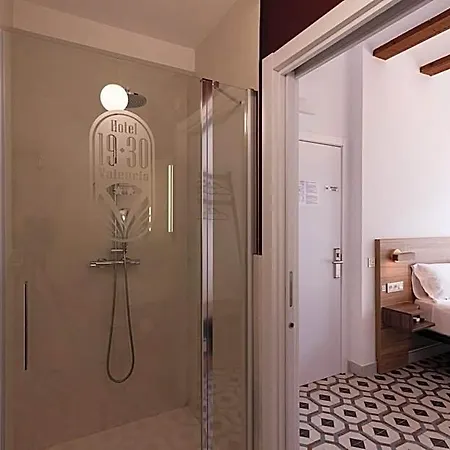 19-30 Hotel