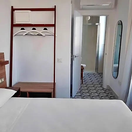 Hotel 19-30