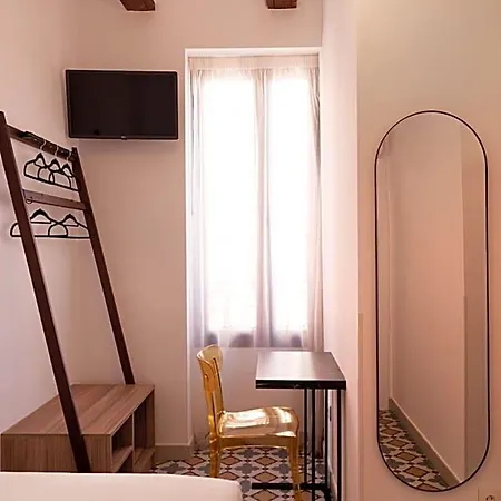 Hotel 19-30