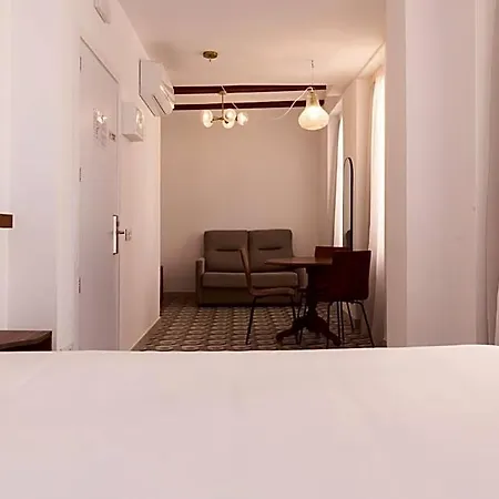 19-30 Hotel 2*