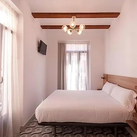 19-30 Hotel 2*
