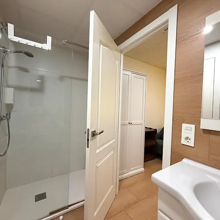 Mirador 2 Del Mercado - Con Bano Privado En El Centro De La Ciudad Vella Проживание в семье