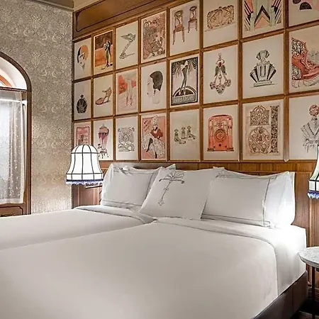 Palacio Santa Clara, Autograph Collection