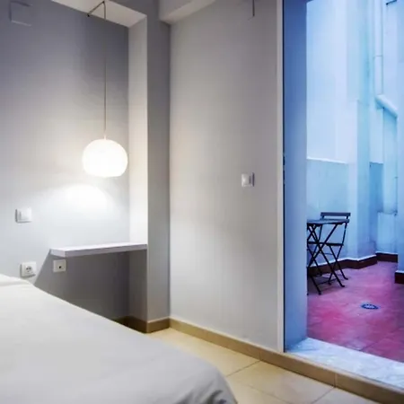 Spacest - Carrer Del Poeta Llombart A Valencia