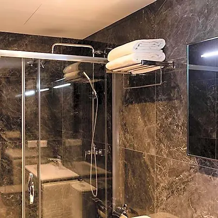 Ramirez Flats Aparthotel