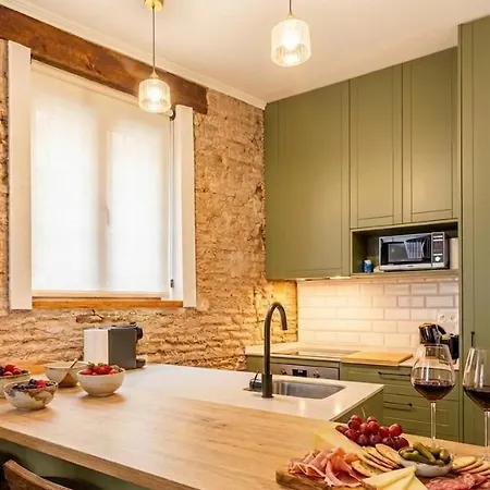 Modern 1 Bedroom In Historic Center • Ground F شقة