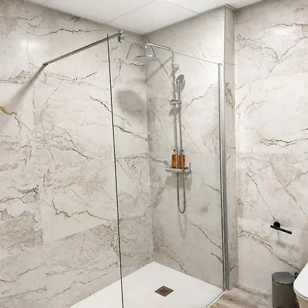 Apartment Casa Florit - The Urban Retreat Ac & Wifi - Near Centre