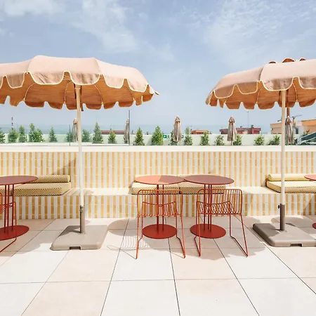 Intelier Malvarrosa Plaza Hotel