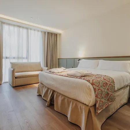 Intelier Malvarrosa Plaza 4*