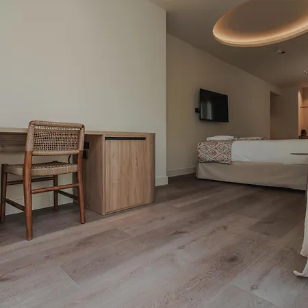 Intelier Malvarrosa Plaza Hotel