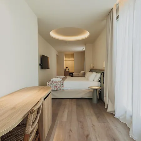 Hotel Intelier Malvarrosa Plaza 4*