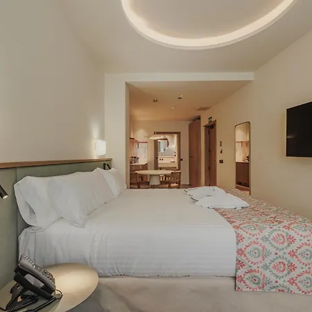 Intelier Malvarrosa Plaza 4*