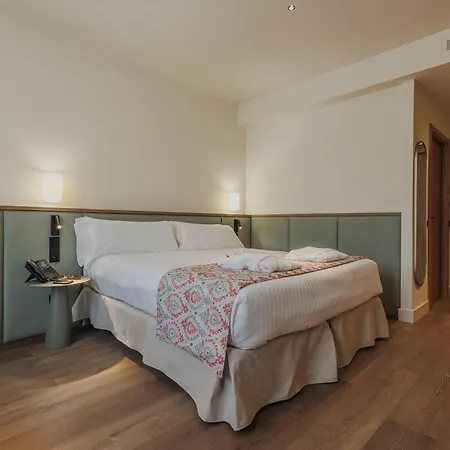Intelier Malvarrosa Plaza Hotel 4*