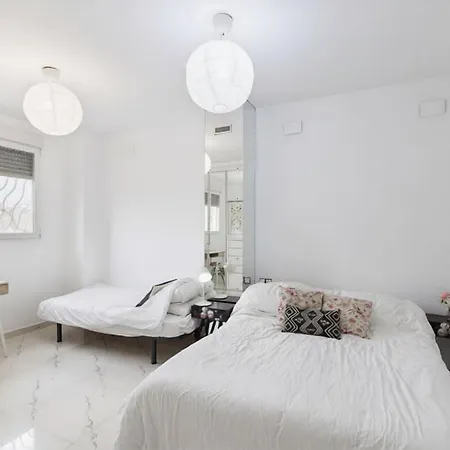 3 Bedroom Huge With Ac & Pool In Center - Up To 9 People بيت للعطل