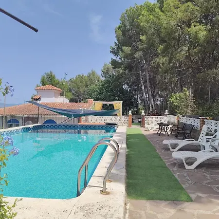 Naturally Cool, Units A And B With 80m2 Square Meters Super Pool,mountain Hiking Trail بيت خشبي فالنسيا