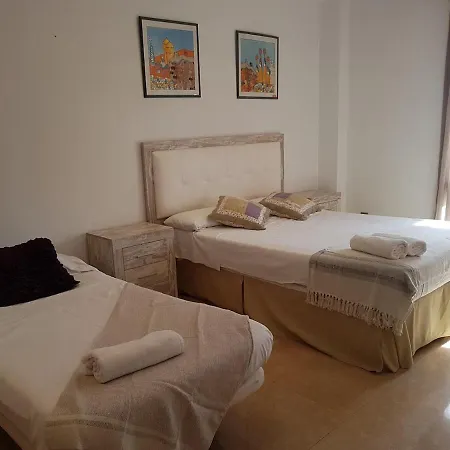 House With Private Pool, Aa And Bbq In Front Of The Sea بيت للعطل