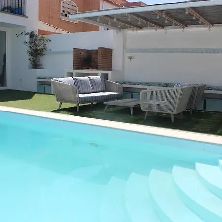 3 Bedroom Huge With Ac & Pool In Center - Up To 9 People بيت للعطل فالنسيا