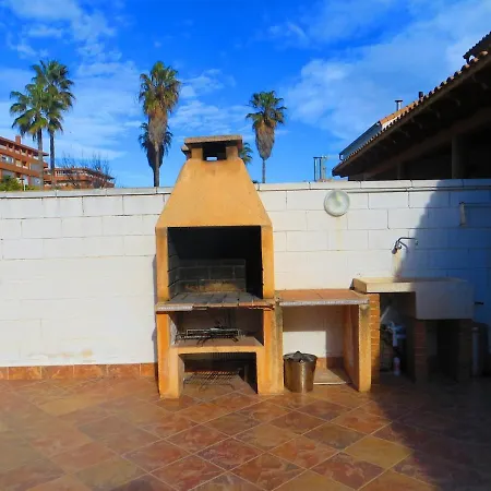 House With Private Pool, Aa And Bbq In Front Of The Sea بيت للعطل