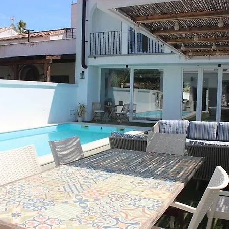 3 Bedroom Huge With Ac & Pool In Center - Up To 9 People *