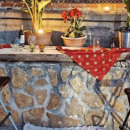 Naturally Cool, Units A And B With 80m2 Square Meters Super Pool,mountain Hiking Trail Chata