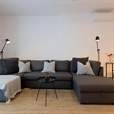 度假居 Modern With Patio And Two Bathrooms *