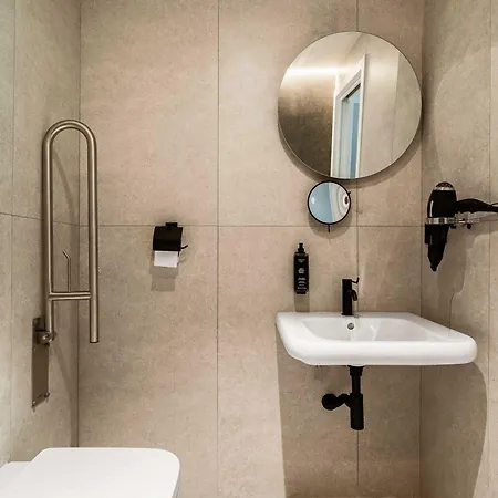 Limehome Gran Via Del Marques 3* Valencia
