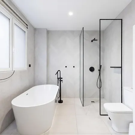 3 Bedroom Huge With Ac & Pool In Center - Up To 9 People Hébergement de vacances Valence