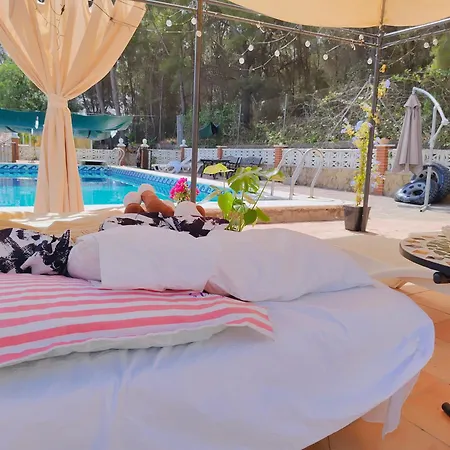 Naturally Cool, Units A And B With 80m2 Square Meters Super Pool,mountain Hiking Trail فالنسيا