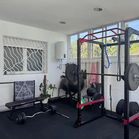 3 Bedroom Huge With Ac & Pool In Center - Up To 9 People *