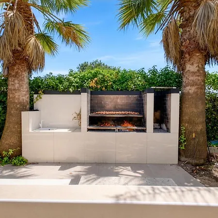 Tropical, Piscina, Bar, Bbq, Aire Acondicionado, 16 Personas Villa