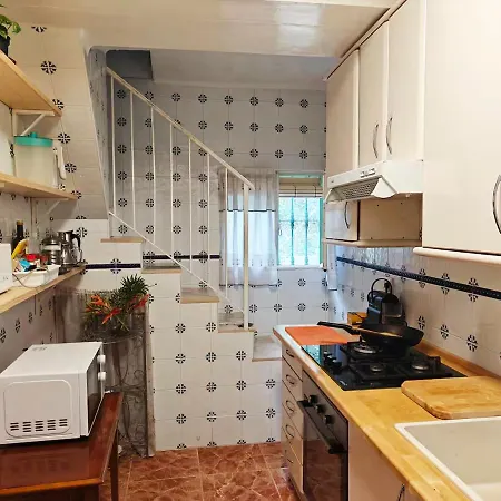 بيت خشبي Naturally Cool, Units A And B With 80m2 Square Meters Super Pool,mountain Hiking Trail