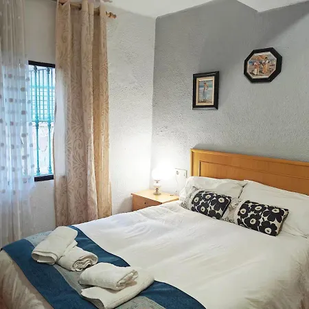 Naturally Cool, Units A And B With 80m2 Square Meters Super Pool,mountain Hiking Trail * Valencie