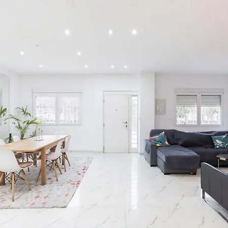 بيت للعطل 3 Bedroom Huge With Ac & Pool In Center - Up To 9 People