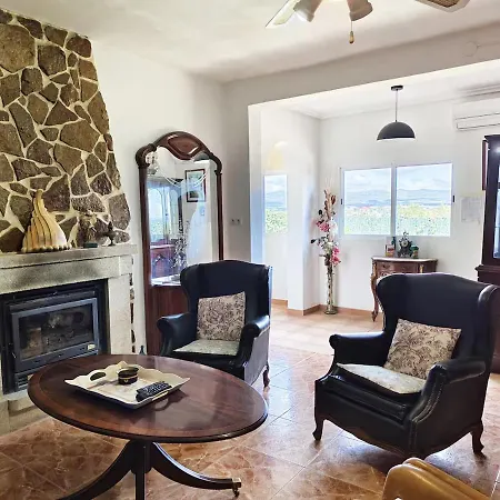 Naturally Cool, Units A And B With 80m2 Square Meters Super Pool,mountain Hiking Trail بيت خشبي فالنسيا
