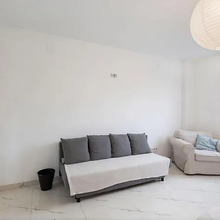 3 Bedroom Huge With Ac & Pool In Center - Up To 9 People Hébergement de vacances Valence