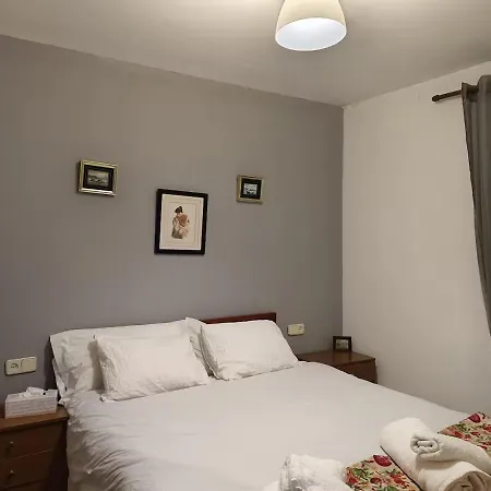 بيت خشبي Naturally Cool, Units A And B With 80m2 Square Meters Super Pool,mountain Hiking Trail