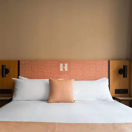 Aparthotel Limehome Gran Via Del Marques 3*