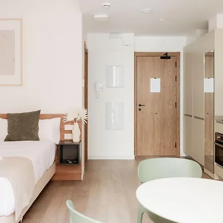 Suitestays Marino Albesa - Ayora, Lägenhetshotell