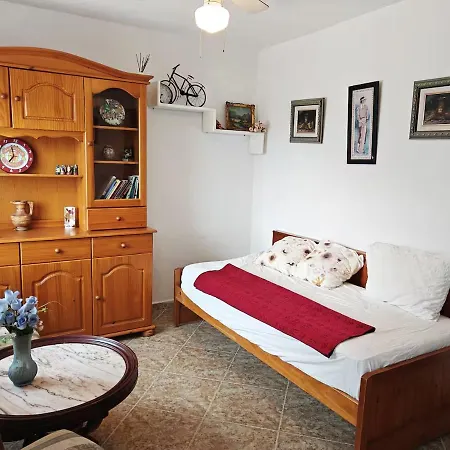 Chata Naturally Cool, Units A And B With 80m2 Square Meters Super Pool,mountain Hiking Trail Valencie
