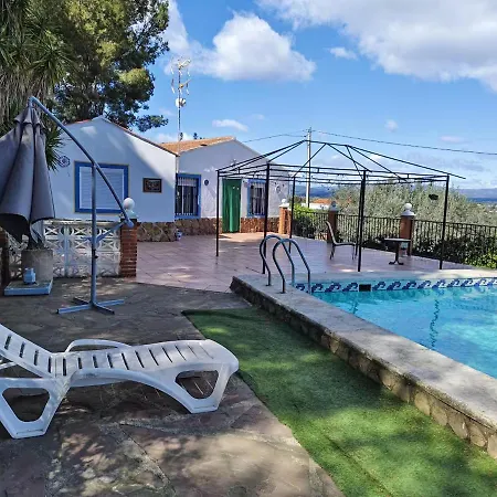 بيت خشبي Naturally Cool, Units A And B With 80m2 Square Meters Super Pool,mountain Hiking Trail