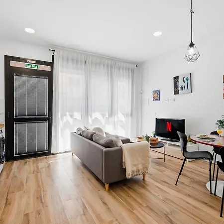 Loft Luminoso, Adaptado, Smart Tv, Ac, 2 Pax شقة
