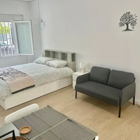 Excellent Renovated House Close To The * فالنسيا