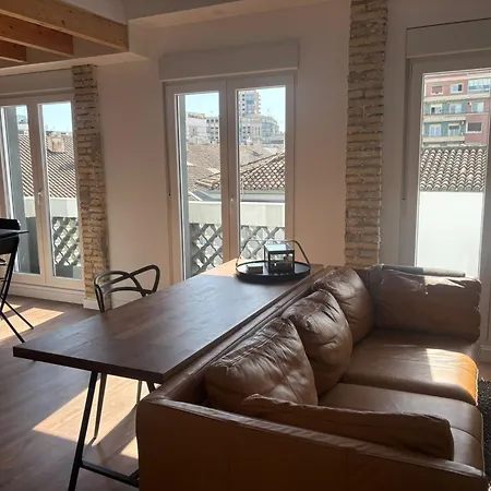 Con Balcon Frances En Extramurs شقة *