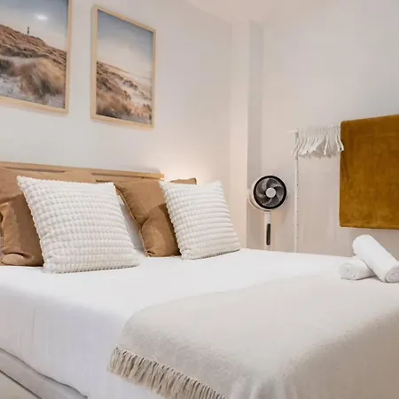 شقة Modern Loft Near Roig Arena