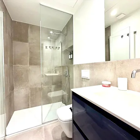Relaxing 1br Near Nou Mestalla & Metro شقة