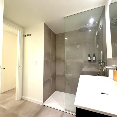 Convenient Near Nou Mestalla & Metro Lejlighed *