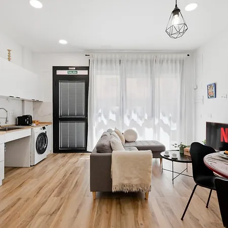 Loft Luminoso, Adaptado, Smart Tv, Ac, 2 Pax * فالنسيا